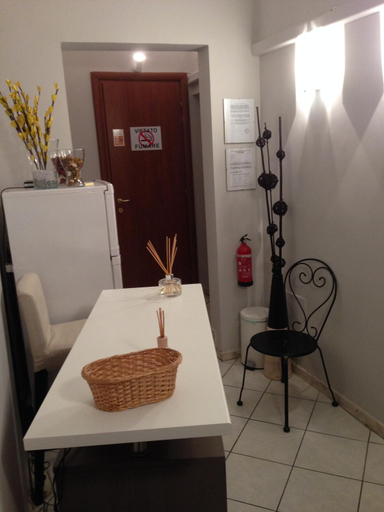 Others 5, Fanti B&B, Rome