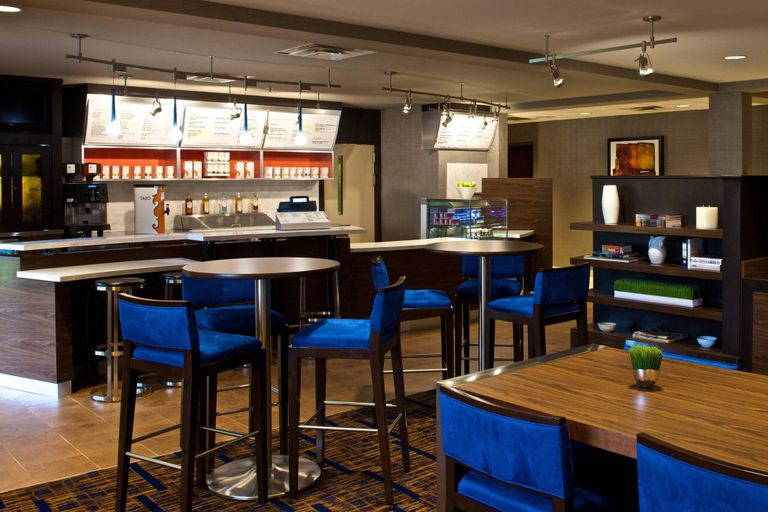 Food & Drinks 4, Country Inn & Suites, Columbus-Edinburgh, Bartholomew