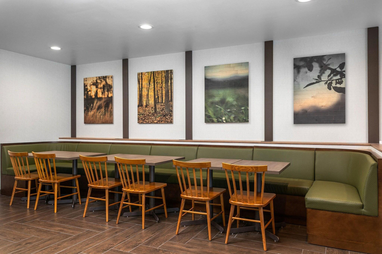 Food & Drinks 5, Fairfield Inn &Suites Chattanooga South/East Ridge, Hamilton