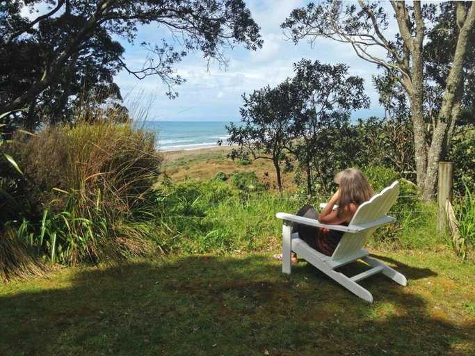 Others 4, Ohiwa Seascape Studios, Opotiki
