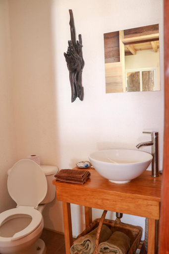 Bathroom 2, Cafe Maya - Casa Acalli, Dist. Pochutla