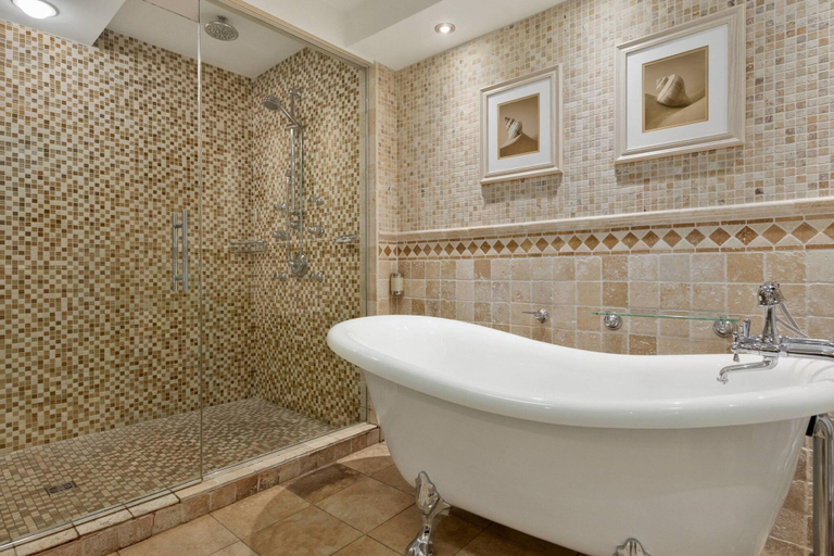 Bathroom 4, Delta Hotels by Marriott Saint John, Saint John