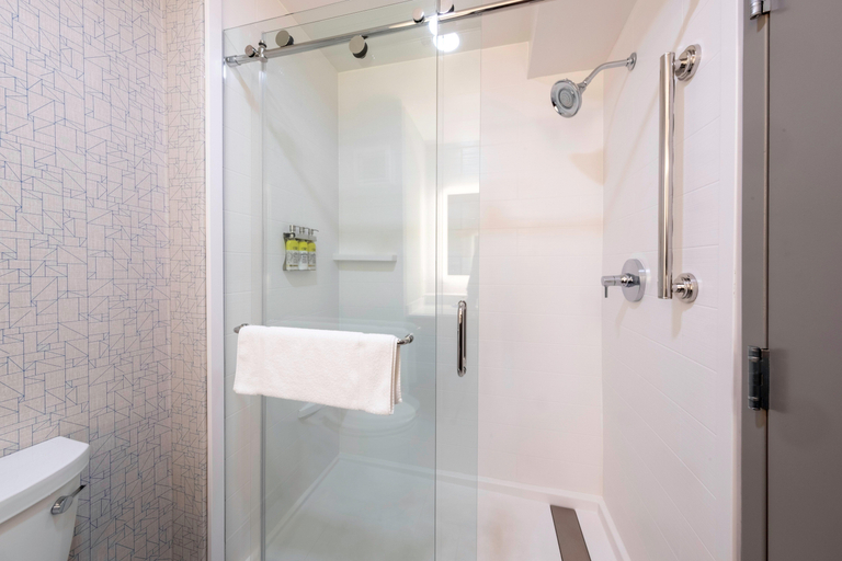 Bathroom 11