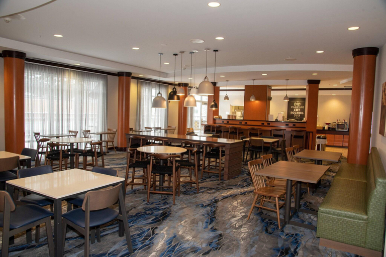 Food & Drinks 5, Fairfield Inn Suites Lewisburg, Greenbrier