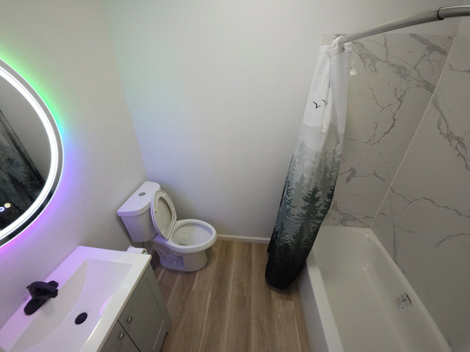 Bathroom 4, Casino Motel, Monroe