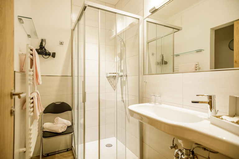 Bathroom 5, Feriendorf Ponyhof, Zell am See