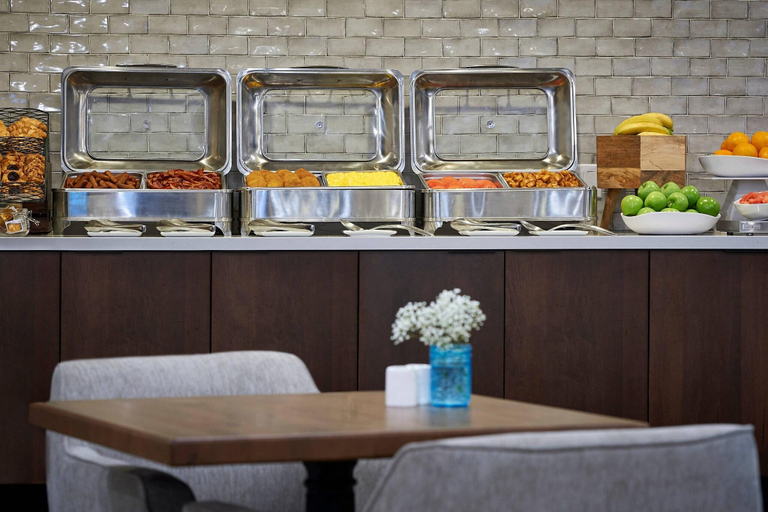 Food & Drinks 5, Delta Hotels Toronto Mississauga, Peel