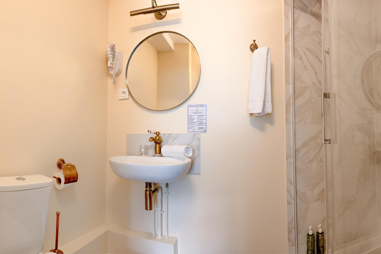 Bathroom 4, HOTEL DE FRANCE ET DE GUISE, Loir-et-Cher