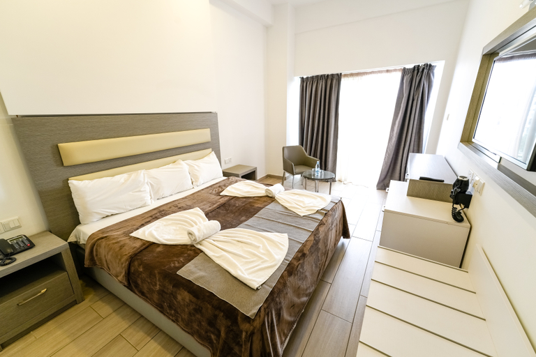 Bedroom 4, Captain Pier