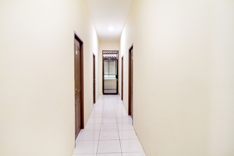 Others 4, OYO 2354 3 Point Residence, Surabaya