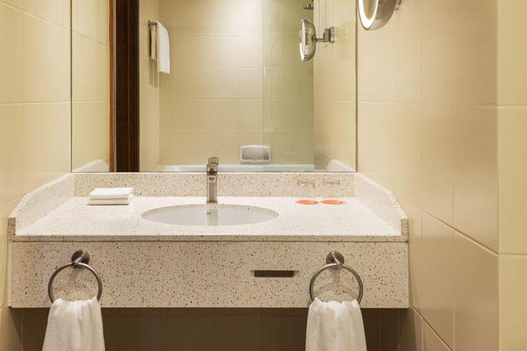 Bathroom 5, Majestic Cove Hotel, Dubai