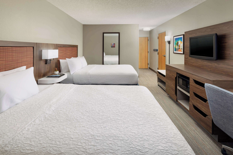 Bedroom 3, Hampton Inn Laredo, Webb