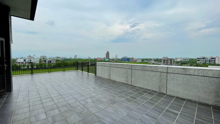 Others 5, Young Villa, Yilan