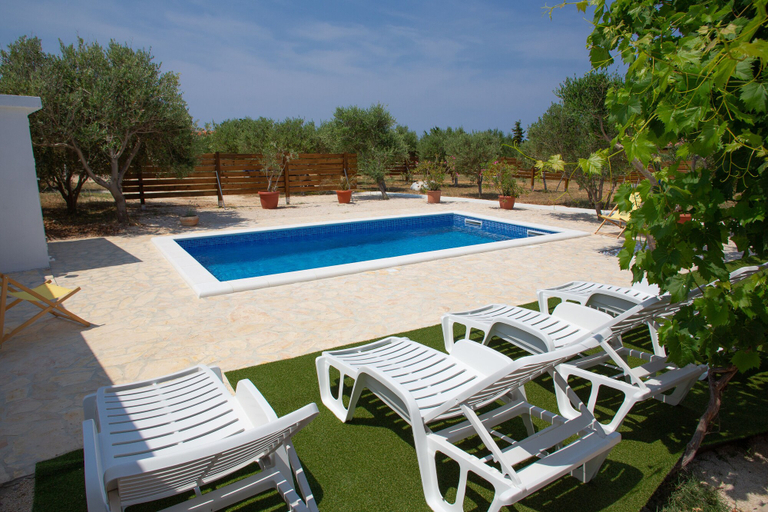 Sport & Beauty 4, Villa Tina with Private Pool, Novalja