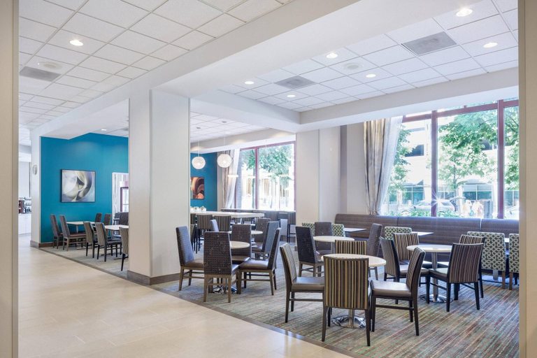 Food & Drinks 5, Residence Inn Portland Downtown/RiverPlace, Multnomah