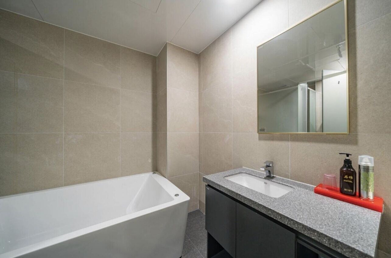 Bathroom 4, Hotel Myeong Jak, Suwon