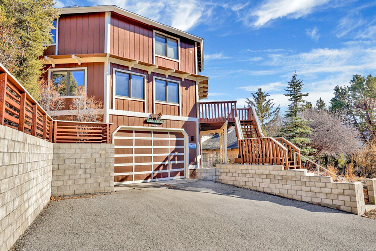 Exterior & Views 2, THE Octagon #2394, San Bernardino