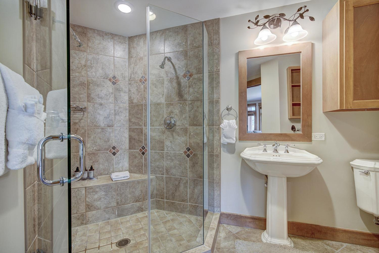 Bathroom 5, Timbers and Lone Eagle by Keystone Resort, Summit