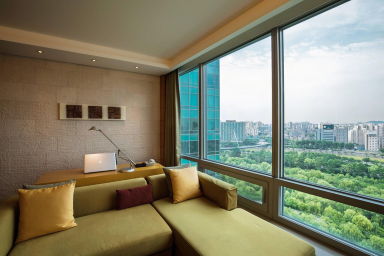 Bedroom 3, Yeouido Park Centre, Marriott Executive Apartments, Yeongdeungpo