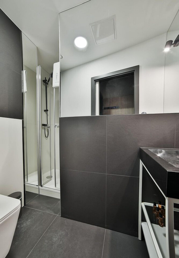 Bathroom 3, Saint Thomas Corner, Kraków City