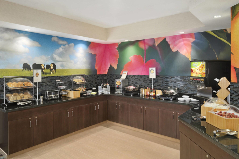 Food & Drinks 5, Fairfield Inn & Suites Lima, Allen