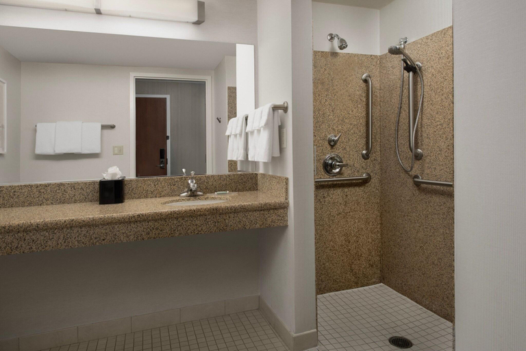 Bathroom 5, Courtyard By Marriott Seattle Kirkland, King