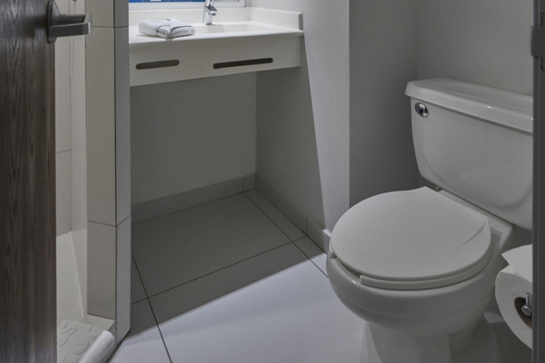 Bathroom 4, City Express Junior by Marriott Cancun, Benito Juárez