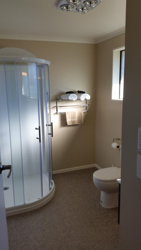 Bathroom, Moeraki Boulders Motel, Waitaki