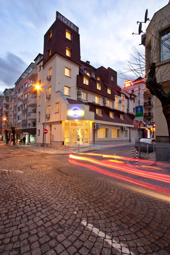 Others 5, Hotel Cheap, Stolichna