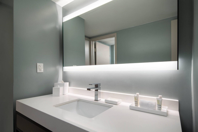 Bathroom 5, Torrance Marriott Redondo Beach, Los Angeles