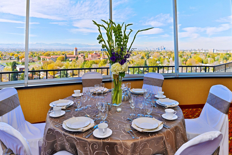 Food & Drinks 5, Courtyard Denver Cherry Creek, Denver