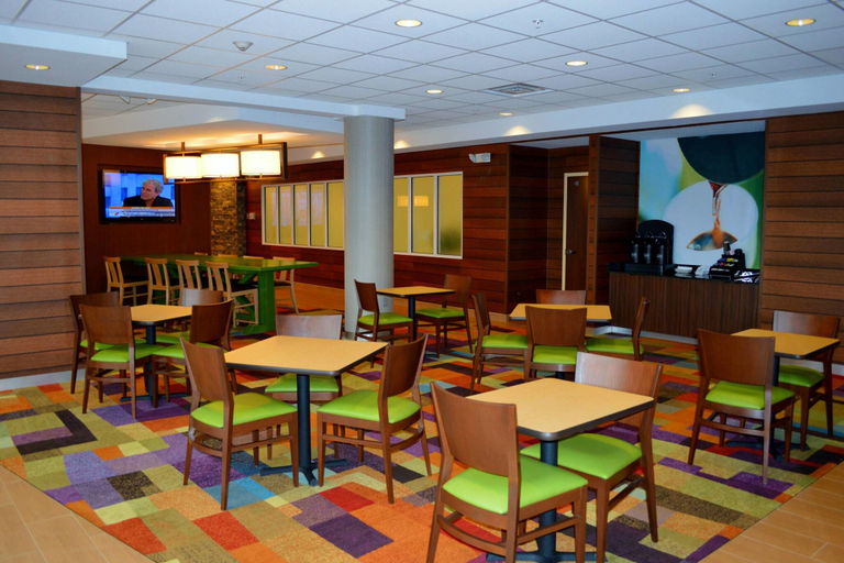 Food & Drinks 5, Fairfield Inn & Suites Quantico Stafford, Stafford