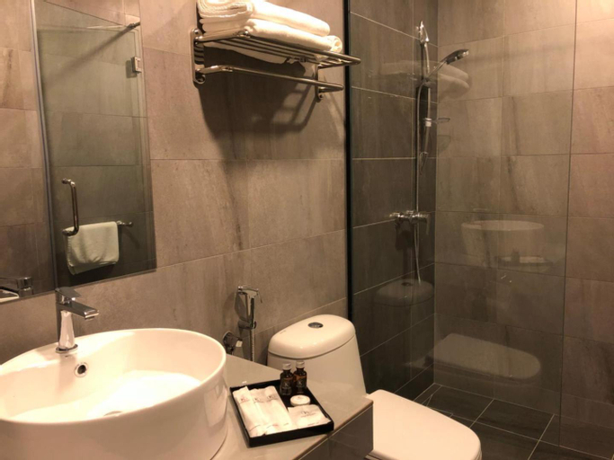 Bathroom 8
