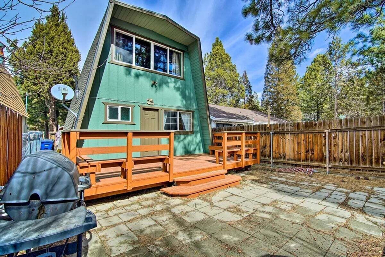 Exterior & Views 2, Cozy Family Cabin Getaway#2459, San Bernardino