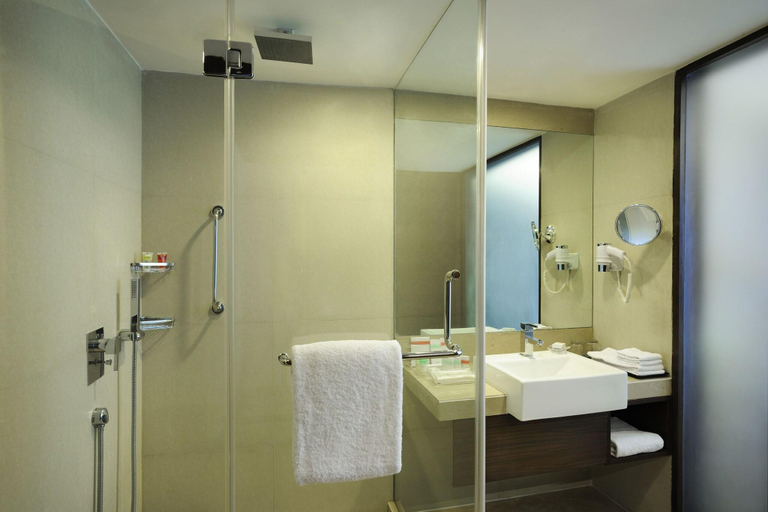 Bathroom 4, Four Points by Sheraton Ahmedabad, Ahmadabad