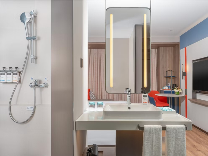 Bathroom 26