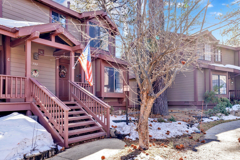 Exterior & Views 2, Restmoore #2425, San Bernardino