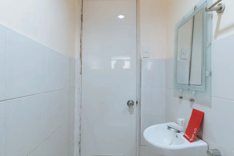 Bathroom 17