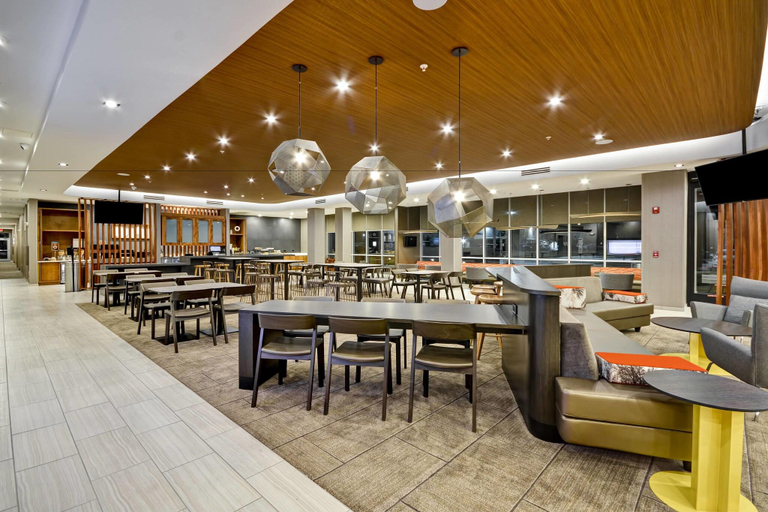 Food & Drinks 5, Springhill Suites Cincinnati Blue Ash, Cincinnati