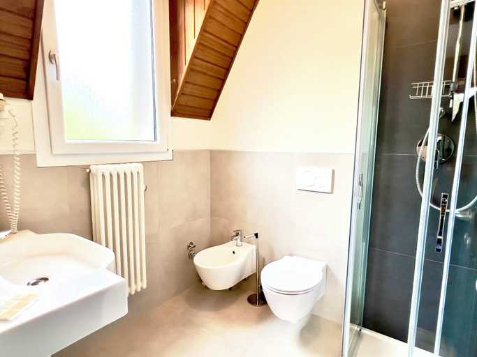 Bathroom 3, HOTEL REGINA DEL BOSCO, Trento
