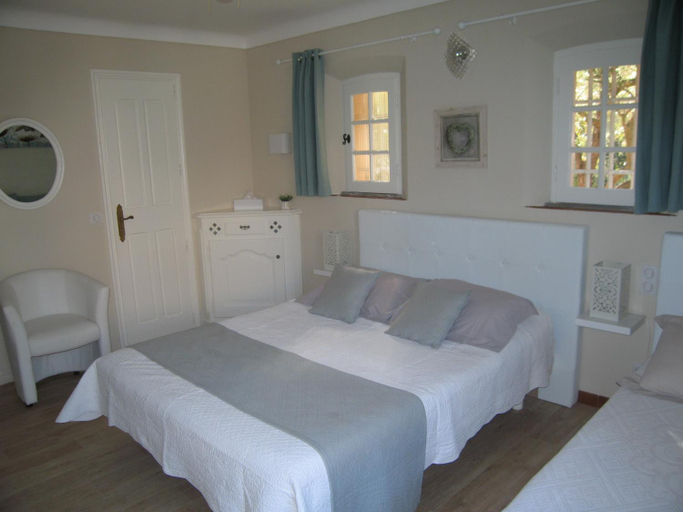 Others 2, Chambres d'Hotes Les Amandiers, Var