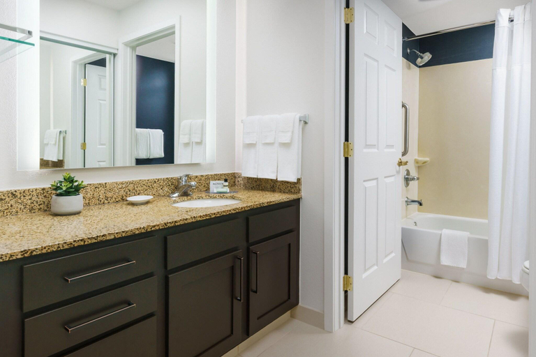 Bathroom 5, Residence Inn By Marriott Gaithersburg Washingtoni, Montgomery