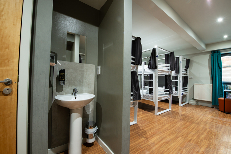 Bathroom, A&O city hostel edinburgh, Edinburgh