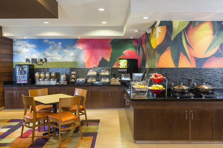 Food & Drinks 5, Fairfield Inn Muncie, Delaware