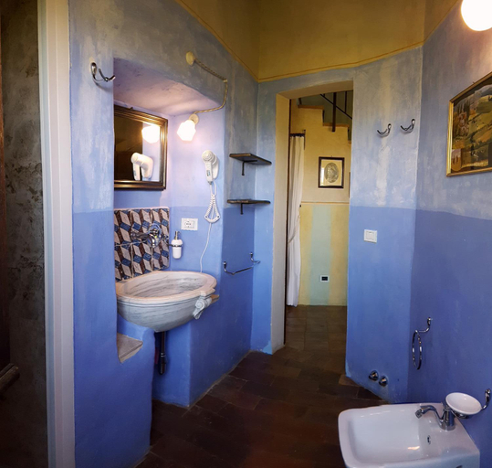 Bathroom 3, Podere Cunina, Siena