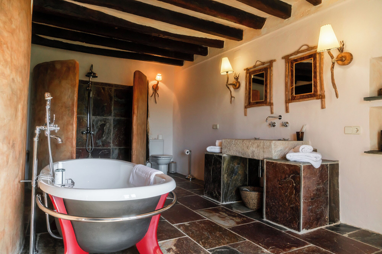 Bathroom 4, Can Serola, Girona