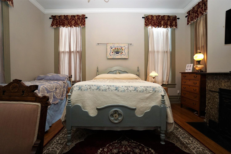 Bedroom 3, Paducah Bed and Breakfast, McCracken