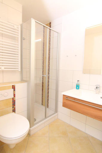Bathroom, Hotel Bergfrieden, Calw