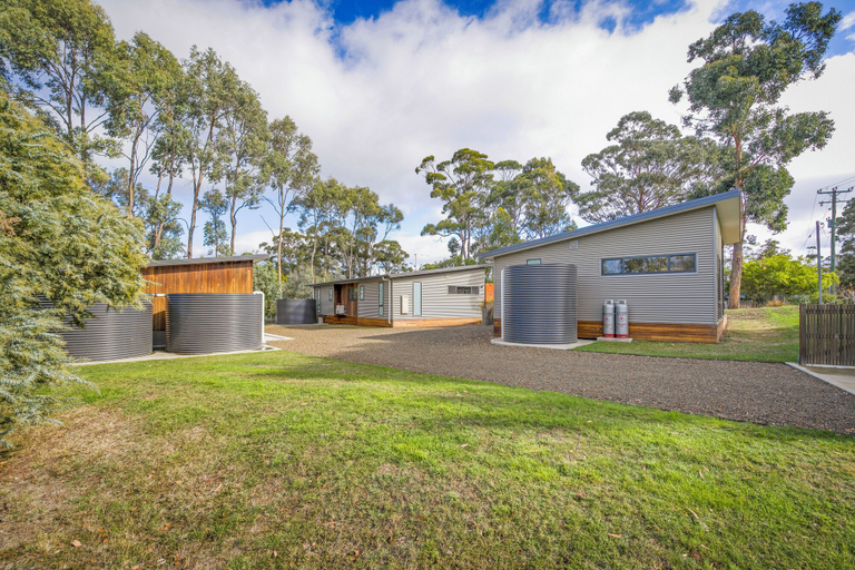 Exterior & Views 2, Herlihys on Huon - Cabin 1, Huon Valley