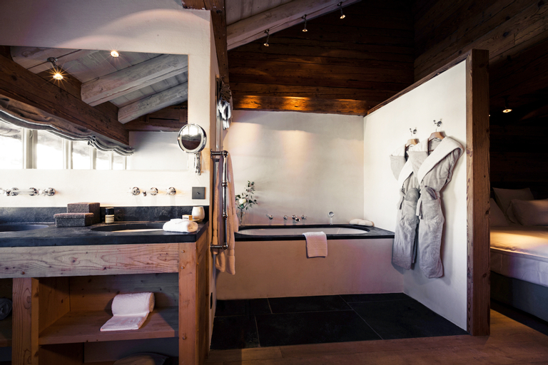 Bathroom 12